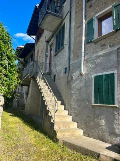Casa trilocale in vendita in Via al Calvario, Tresivio