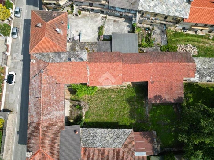 Casa con 6 locali in vendita in Via Roma, Centro, Envie