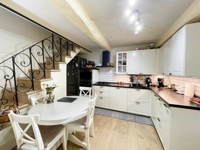 Casa con 5 locali in vendita in Camaiore Paese, Camaiore