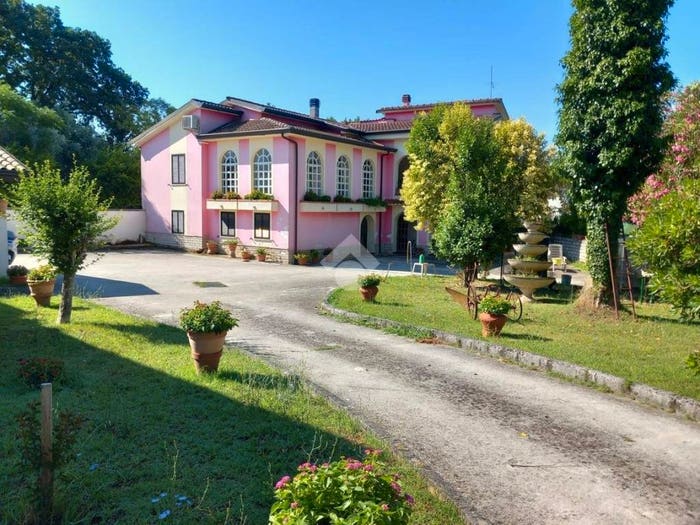 Casa con 6 locali in vendita in Via Scardone, Piedimonte San Germano