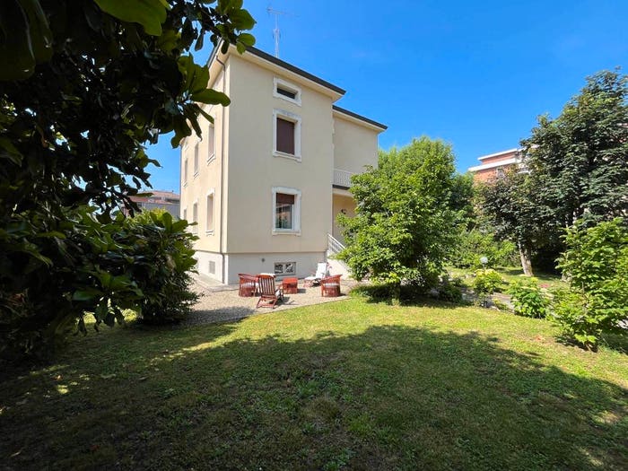 Casa con 6 locali in vendita in Via Aprile, Centro, Fidenza