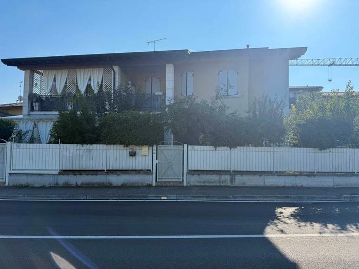 Appartamento trilocale in vendita in Via Santa Gianna Beretta Molla, Centro, Montichiari