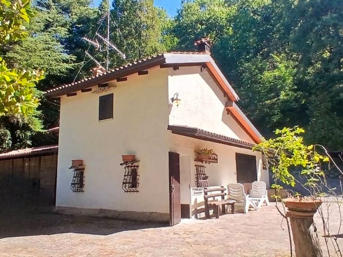 Casa con 5 locali in vendita in Via Grottone, Guiglia