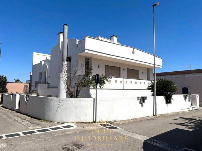 Casa con 6 locali in vendita in Via Agrigento, Collepasso