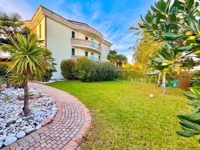 Appartamento trilocale in vendita in VIALE DEI GABBIANI, Caorle