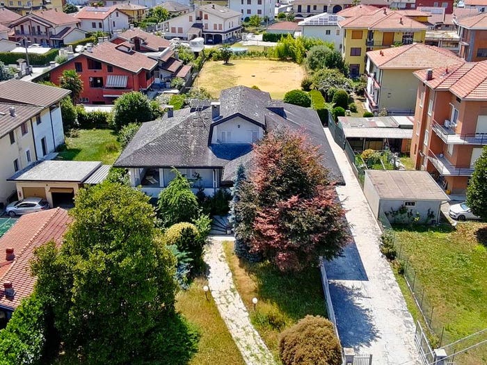 Casa con 6 locali in vendita in Via San Giovanni, Centro, Oleggio