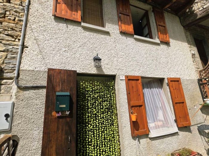 Casa trilocale in vendita in Via Grumello, Brancilione, Corna Imagna