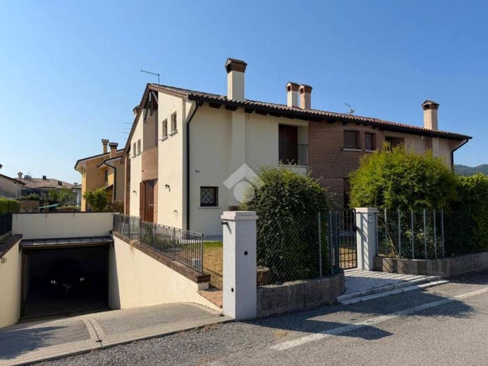 Casa trilocale in vendita in Via Brigata Julia, Onigo, Pederobba