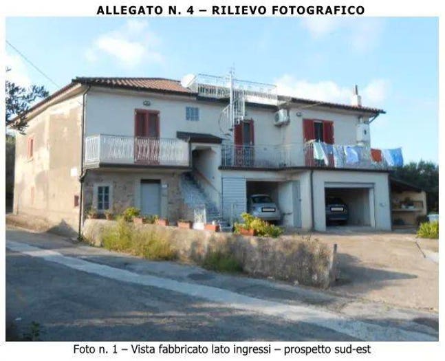 Appartamento con 6 locali in vendita in Via Monticelli, Casal Velino
