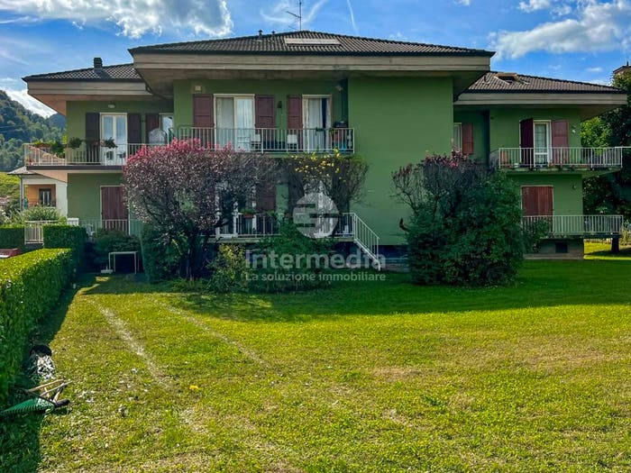 Appartamento trilocale in vendita in Via Lungo Lago Italia, Crone, Idro