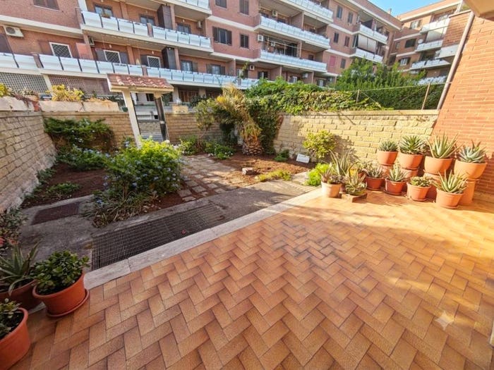Casa trilocale in vendita in Via Luigi Pennazzi, Castel Fusano, Roma