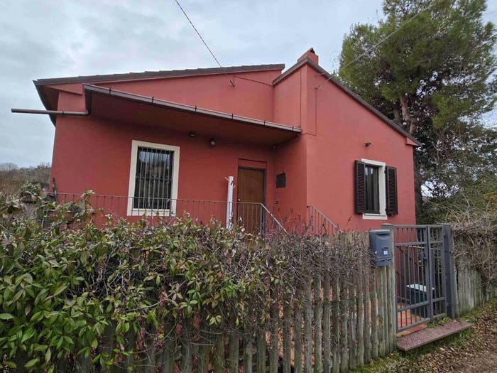Casa quadrilocale in vendita in Contrada San Venanzo, Controguerra