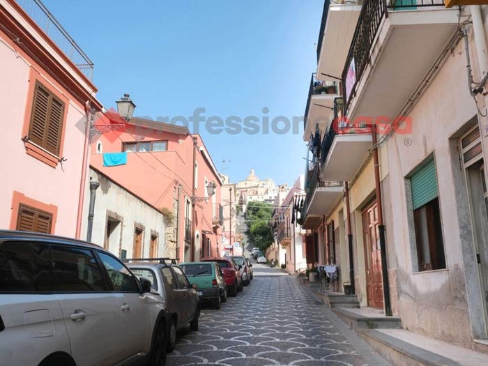 Casa trilocale in vendita in Via Mezzaluna, Centro, Milazzo
