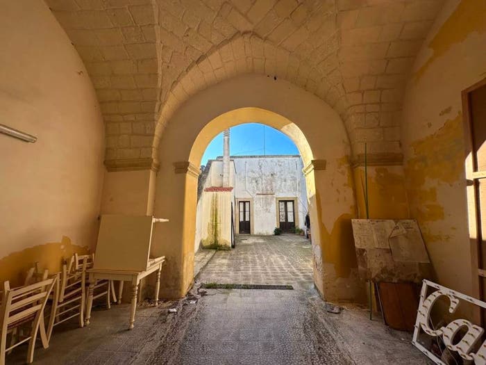 Casa con 6 locali in vendita in Piazza Sandro Pertini, Centro, Melendugno