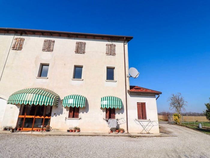 Casa con 6 locali in vendita in Ceggia