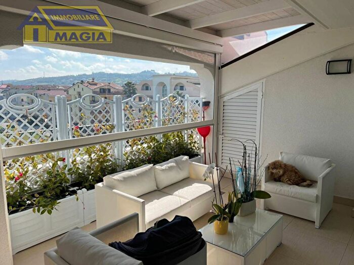 Appartamento trilocale in vendita in via camillo benso di cavour, Tortoreto Lido, Tortoreto