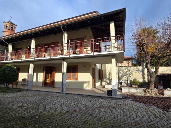 Casa con 6 locali in vendita in Via Giuseppe Garibaldi, Centro, Favria
