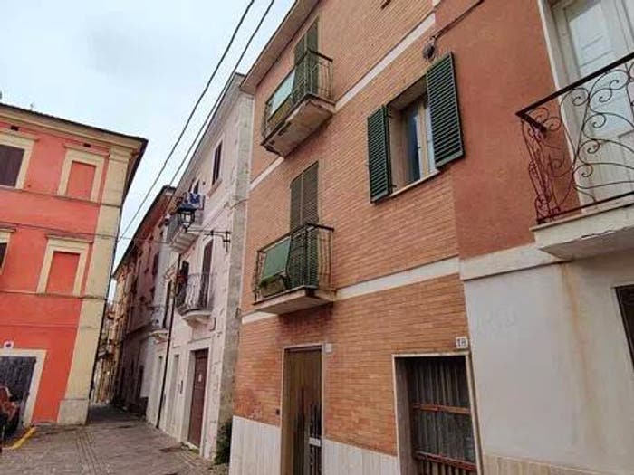 Casa con 6 locali in vendita in Piazza Diaz, Centro, Rapino