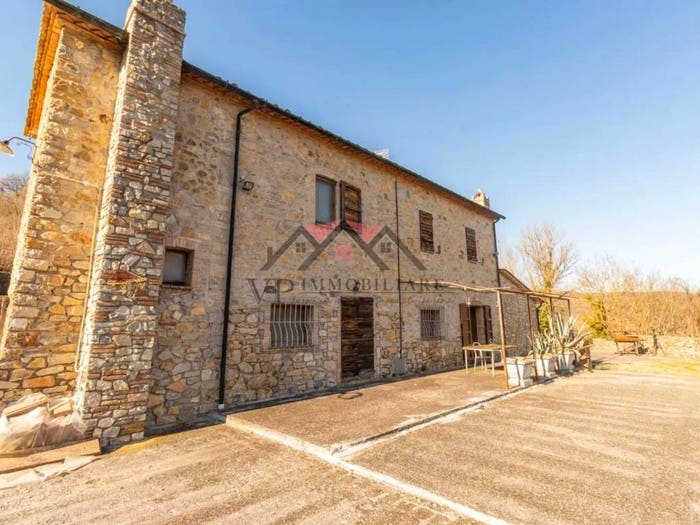 Casa con 6 locali in vendita in Via Fiorentina Ii, Castelnuovo di Val di Cecina