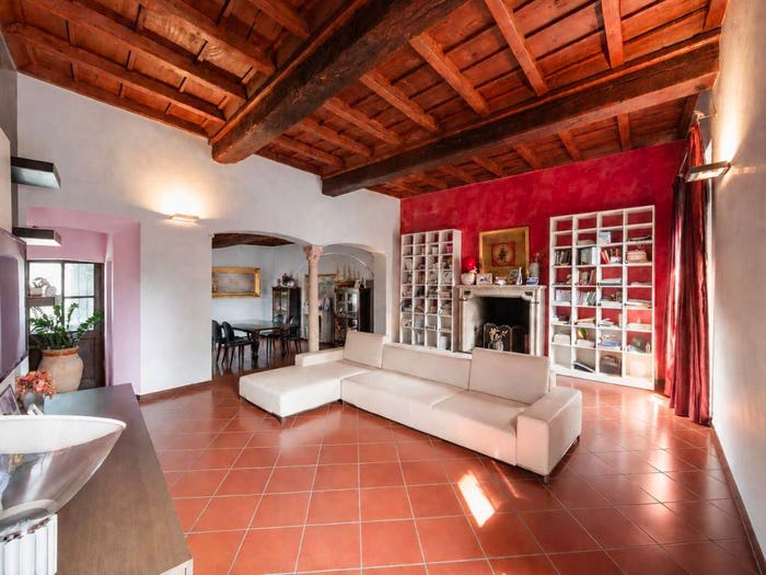 Appartamento con 5 locali in vendita in Piazza Francesco Petrarca, Centro Storico, Pavia