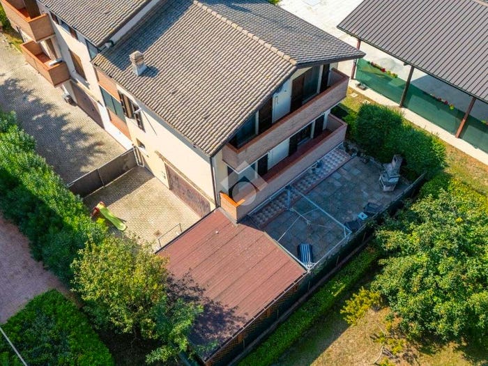 Appartamento con 5 locali in vendita in Via Fratelli Rosselli, Taneto, Gattatico