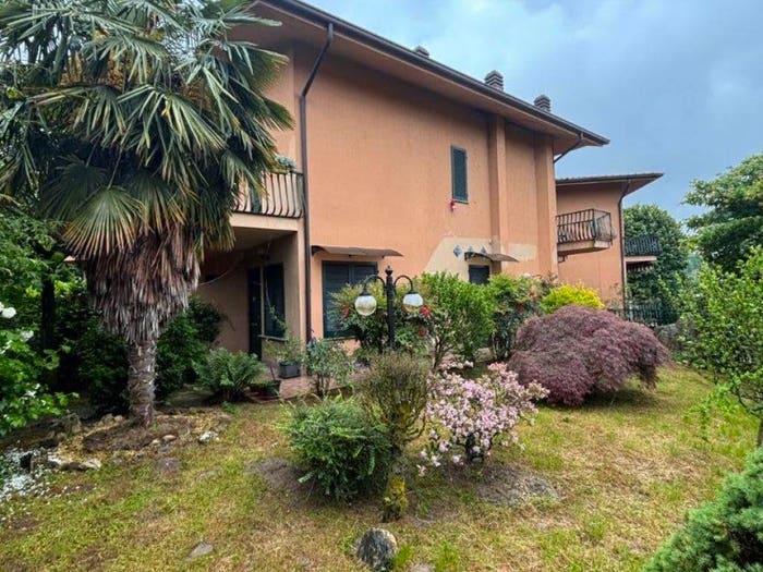 Casa con 5 locali in vendita in Via Giuseppe Garibaldi, Centro, Barzanò