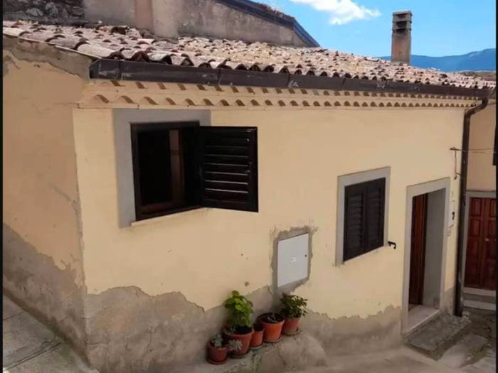 Appartamento con 5 locali in vendita in Via Colombo, Centro, Abriola