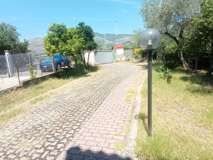 Appartamento trilocale in vendita in Via Acqualonga Nn, Centro, Formia