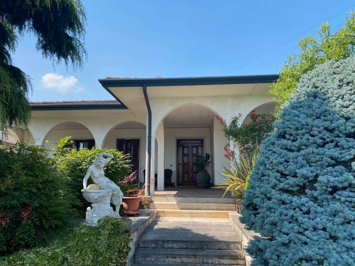 Casa con 6 locali in vendita in Via Umberto I, Centro, Bovolone