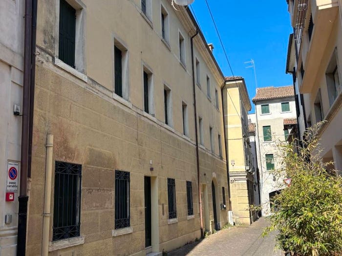 Appartamento con 6 locali in vendita in Via Collalto, Piazza dei Signori, Treviso