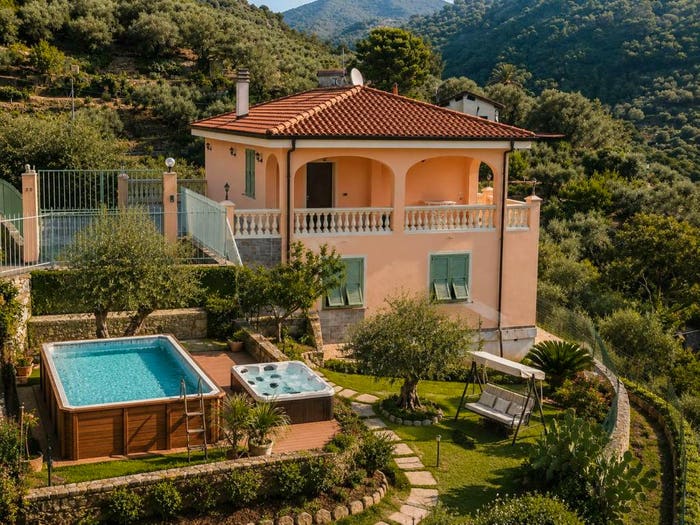 Casa con 5 locali in vendita in Strada Madonna del Carmine, Centro, Vallebona