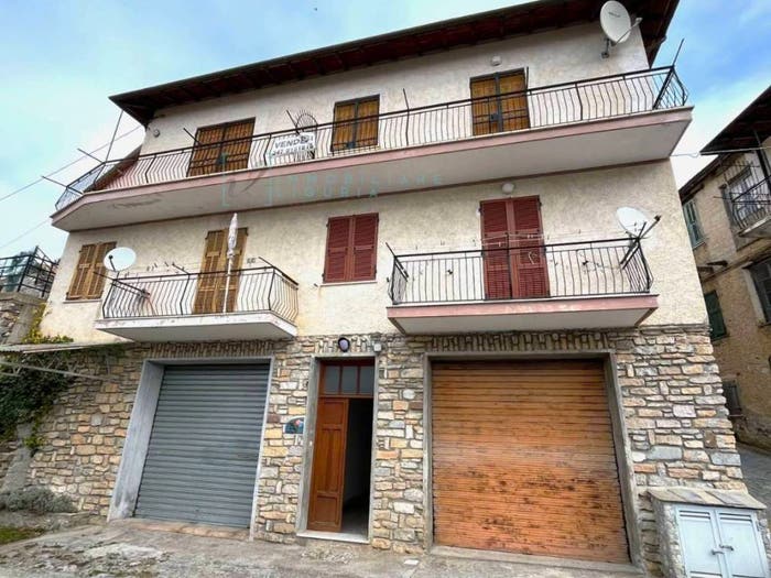 Appartamento trilocale in vendita in Via Roma, Cosio d'Arroscia