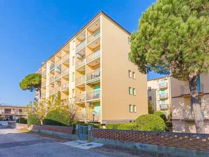 Appartamento trilocale in vendita in Via Ippolito Nievo, Lido degli Estensi, Comacchio