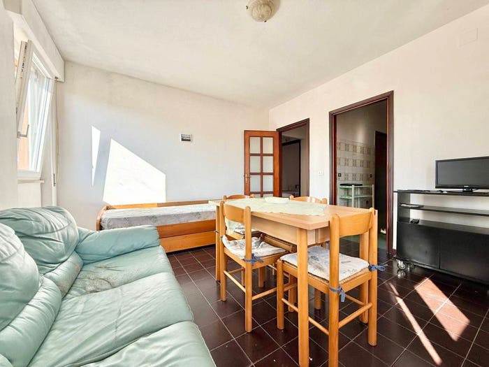 Appartamento trilocale in vendita in Via Indipendenza, La Maddalena