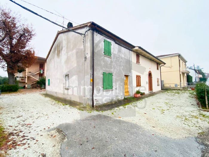 Casa quadrilocale in vendita in Via Romagna, Secchiano, Novafeltria