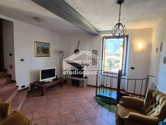 Casa quadrilocale in vendita in Centro, Marone