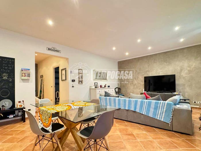 Appartamento trilocale in vendita in Via Gaetano Donizetti, Sestri Ponente, Genova