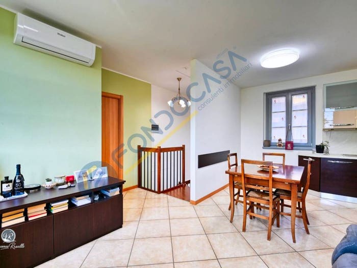 Appartamento trilocale in vendita in Via Giuseppe Gadda, Centro, Rogeno