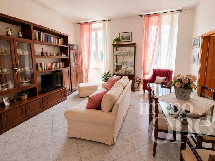 Appartamento con 6 locali in vendita in Via C Battisti, Attias Marconi, Livorno