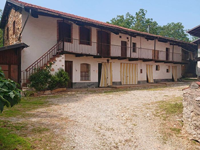 Casa con 6 locali in vendita in Borgata Argillosa, Montemale Di Cuneo