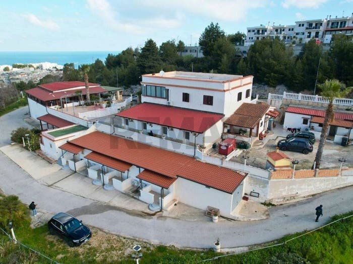 Appartamento con 6 locali in vendita in Località Pietra della Madonna, Peschici