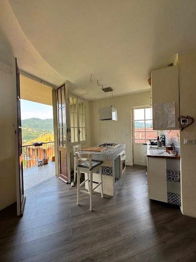 Casa con 6 locali in vendita in Via Salvega, Parata Salvega, Casella