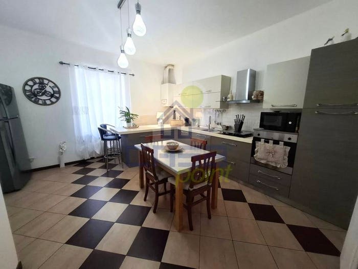 Appartamento con 5 locali in vendita in VIA ROMA, Centro, Caorso