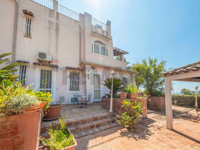 Casa con 6 locali in vendita in Via Empedocle, Ficarazzi Gallinaro, Aci Castello