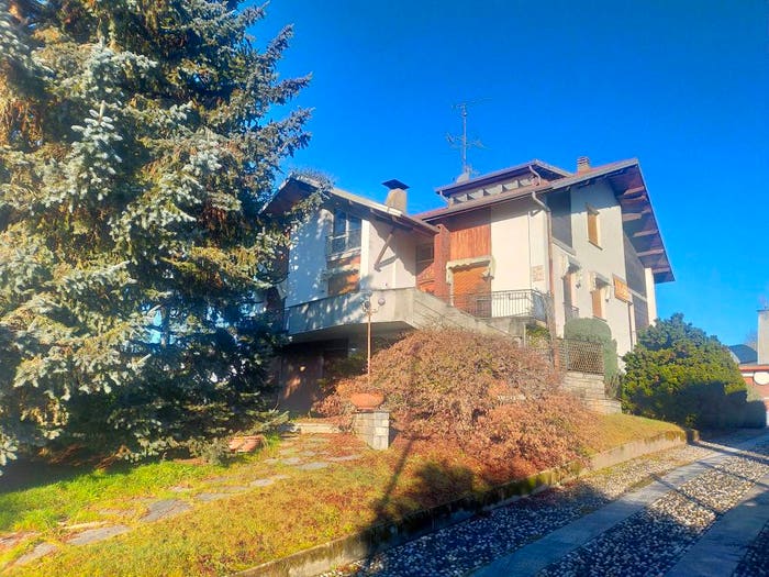 Casa con 6 locali in vendita in Via per Arona, Centro, Gozzano