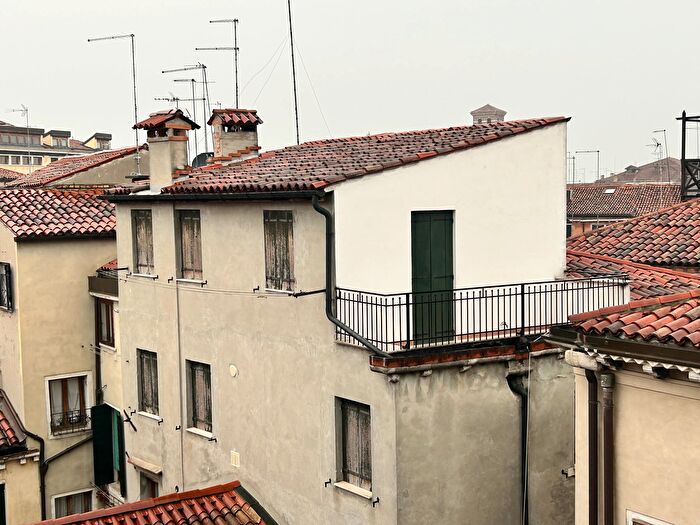 Appartamento con 5 locali in vendita in Venezia