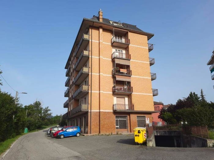 Appartamento trilocale in vendita in Strada Vecchia Costa, Ovada