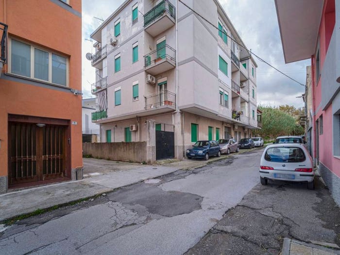 Appartamento quadrilocale in vendita in Via Nuova Santa Lucia, Santa Lucia San Filippo, Messina