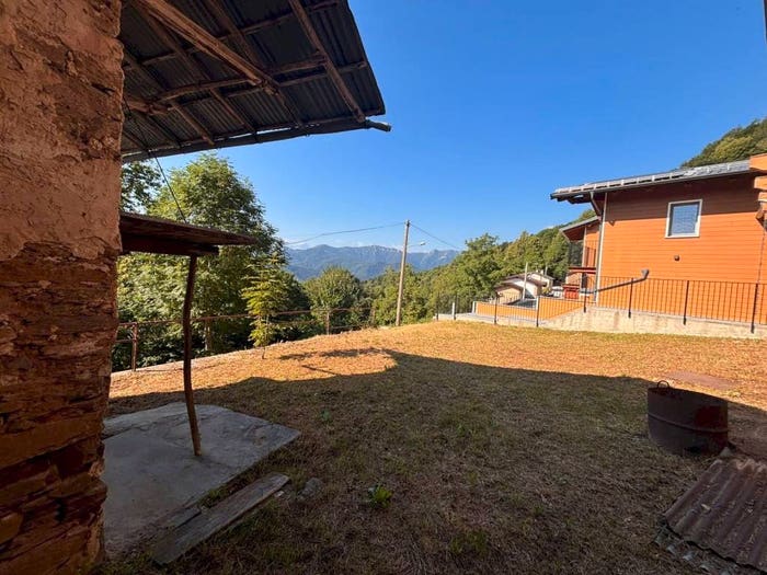 Casa quadrilocale in vendita in Frazione Piatta Sottana, Montemale di Cuneo