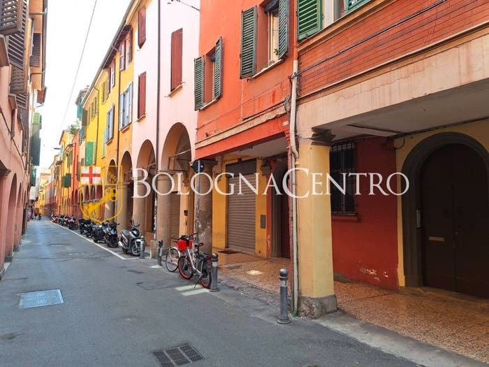 Appartamento monolocale in vendita in Via Broccaindosso, San Vitale, Bologna